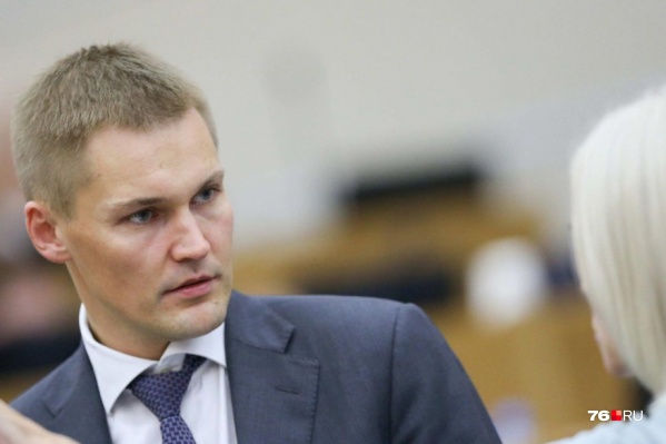 Александр Грибов быстро поднялся по политической лестнице Александр Грибов быстро поднялся по политической лестнице