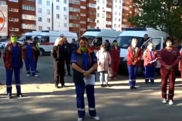 Персонал подстанции скорой помощи записал обращение президенту Персонал подстанции скорой помощи записал обращение президенту