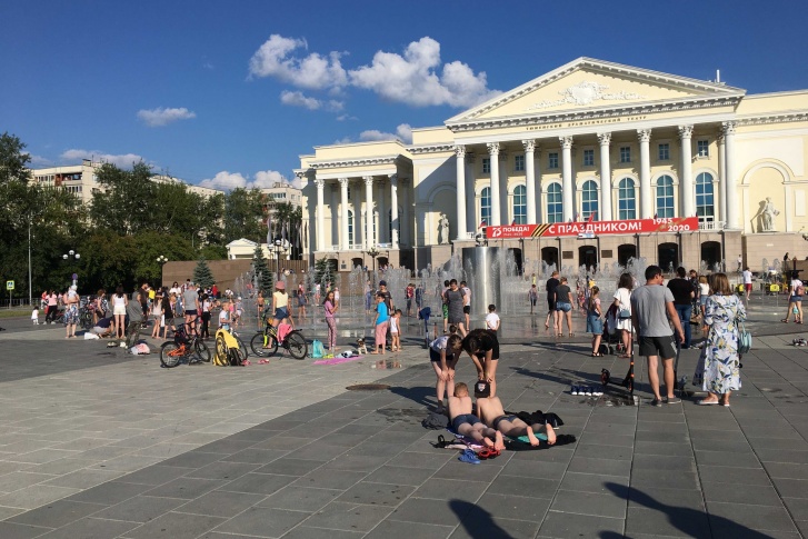 После долгих двух недель холодов в Тюмени снова жарко После долгих двух недель холодов в Тюмени снова жарко