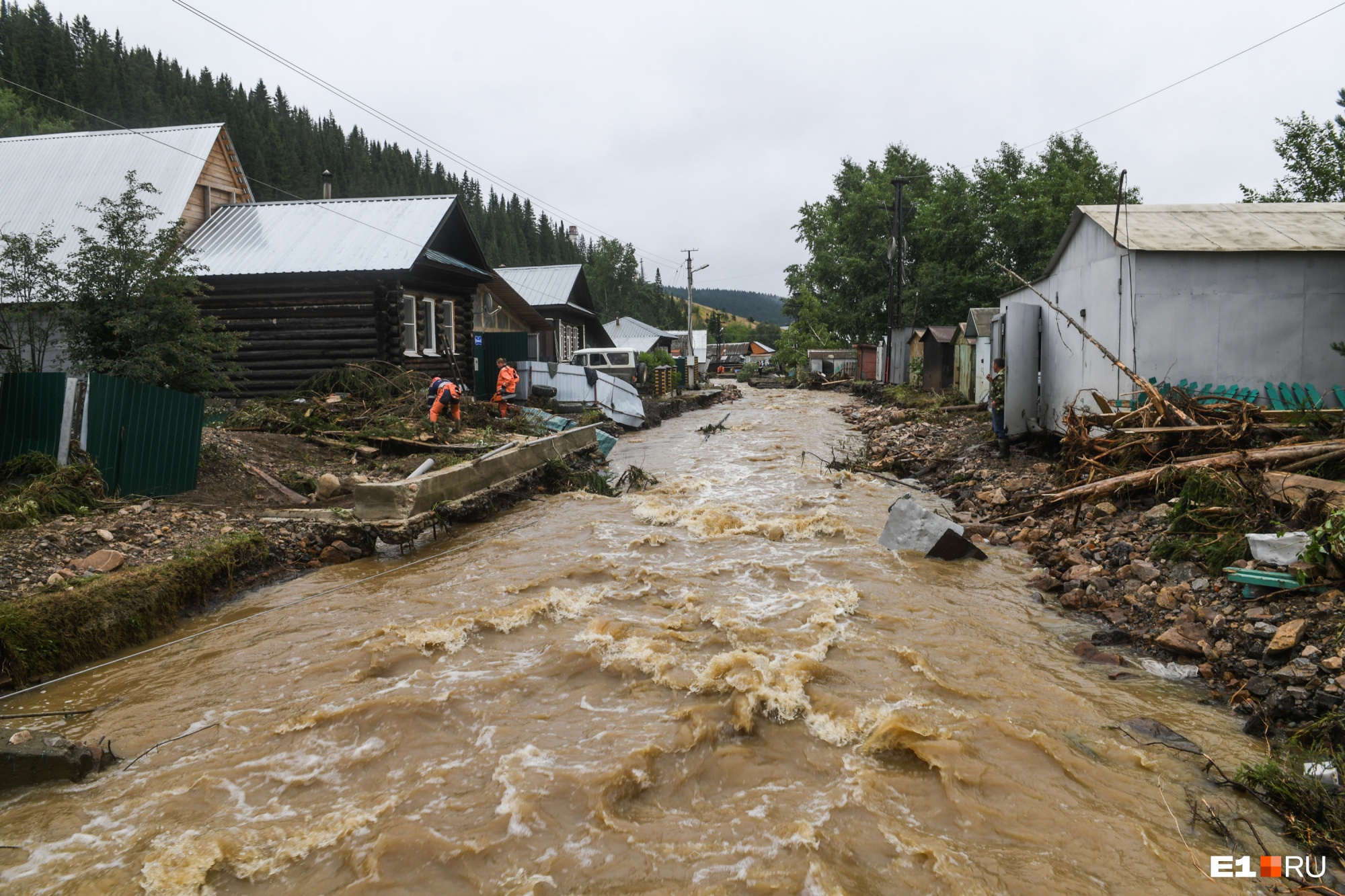 Ущерб городу и жителям 150 миллионов: следователи возбудили уголовное дело после потопа в Нижних Сергах