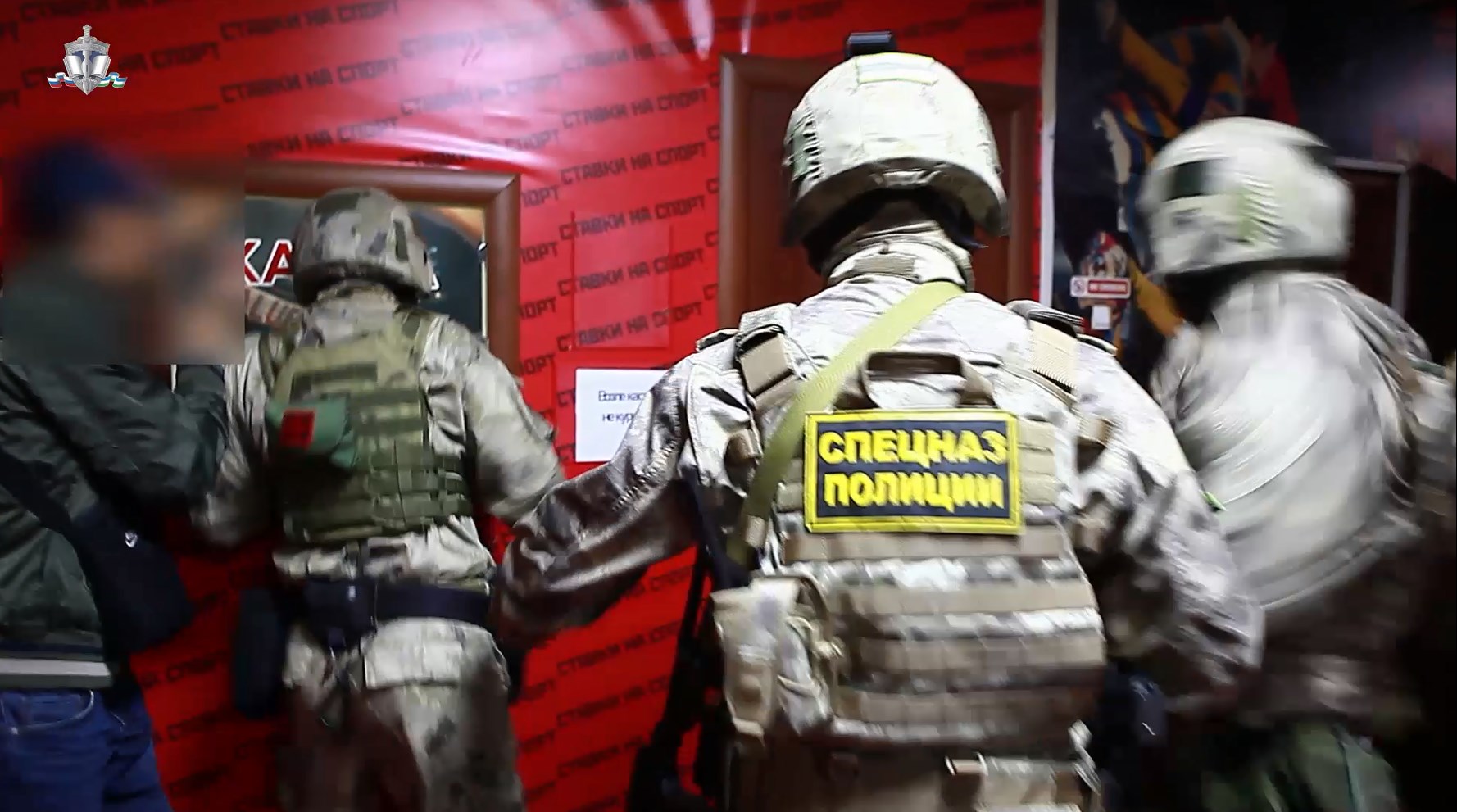 В Башкирии спецназ «накрыл» подпольное казино. Силовики сняли эпичное видео операции