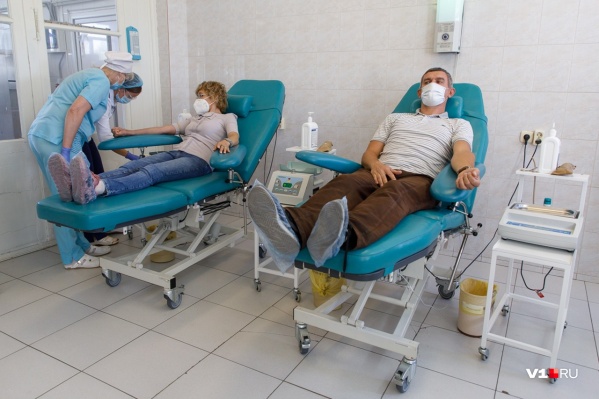В службе крови ждут переболевших COVID-19 волгоградцев В службе крови ждут переболевших COVID-19 волгоградцев