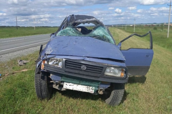 Мужчина за рулём погиб не сразу — его пытались спасти медики Мужчина за рулём погиб не сразу — его пытались спасти медики