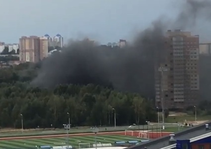 Чёрный дым высотой с многоэтажку: что горит на проспекте Фрунзе