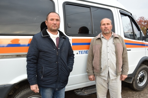 Абдукаюм и Абдусаттор Кохировы услышали вой собак и детский крик ранним утром и побежали на помощь Абдукаюм и Абдусаттор Кохировы услышали вой собак и детский крик ранним утром и побежали на помощь