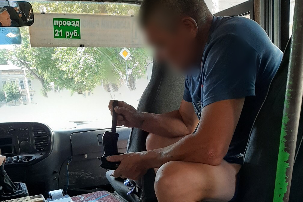 Мужчина с пистолетом угнал маршрутку в Новочеркасске
