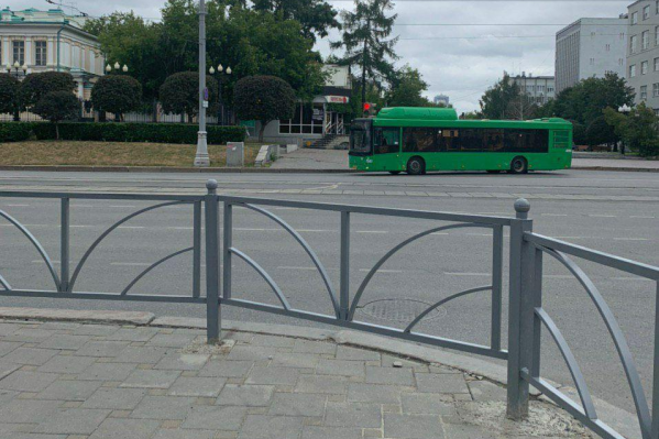 Теперь переход проспекта Ленина в этом месте занимает в два раза больше времени, чем раньше Теперь переход проспекта Ленина в этом месте занимает в два раза больше времени, чем раньше