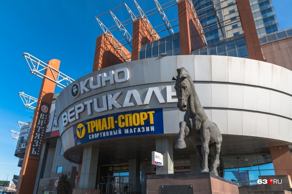 Высота бизнес-центра — 109 метров, или 27 этажей Высота бизнес-центра — 109 метров, или 27 этажей