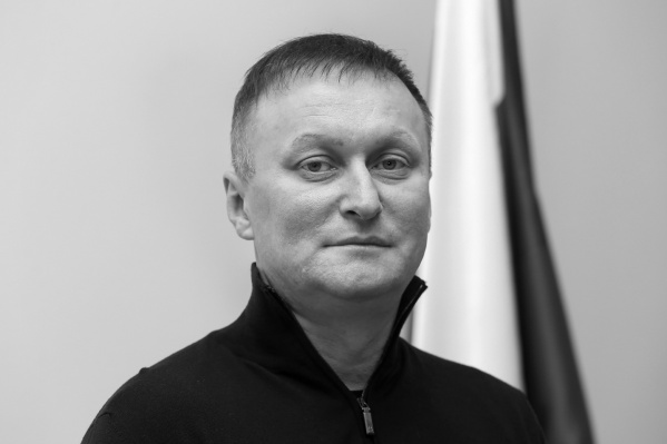 Александр Юрьевич был заведующим отделением № 3 в главной инфекционной больнице города Александр Юрьевич был заведующим отделением № 3 в главной инфекционной больнице города