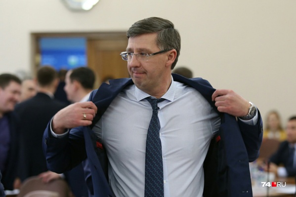 Сотрудники «ЧелябГЭТ» очень часто жаловались на своего руководителя, но долгое время ему удавалось сводить все скандалы на нет Сотрудники «ЧелябГЭТ» очень часто жаловались на своего руководителя, но долгое время ему удавалось сводить все скандалы на нет
