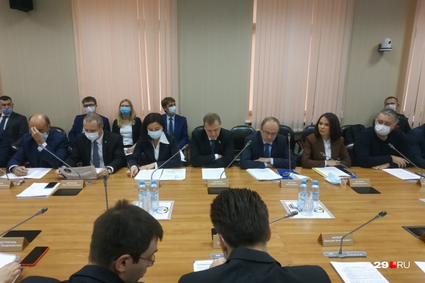 Депутаты сегодня приняли не только нового главу города, но и решение об изменении бюджета Депутаты сегодня приняли не только нового главу города, но и решение об изменении бюджета