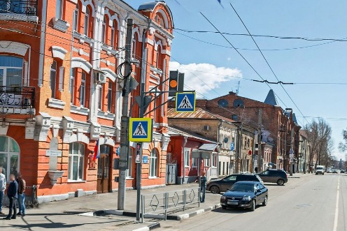 Информацию об окладах чиновников администрации Самарского района (здание на фото справа) опубликовали на сайте мэрии города Информацию об окладах чиновников администрации Самарского района (здание на фото справа) опубликовали на сайте мэрии города