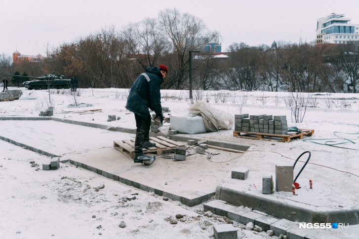 Работы на улице Щербанёва продолжаются и с приходом зимы Работы на улице Щербанёва продолжаются и с приходом зимы