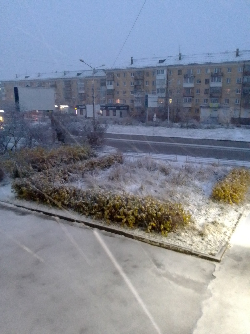 Готовьте зимнюю резину: на Урале выпал снег