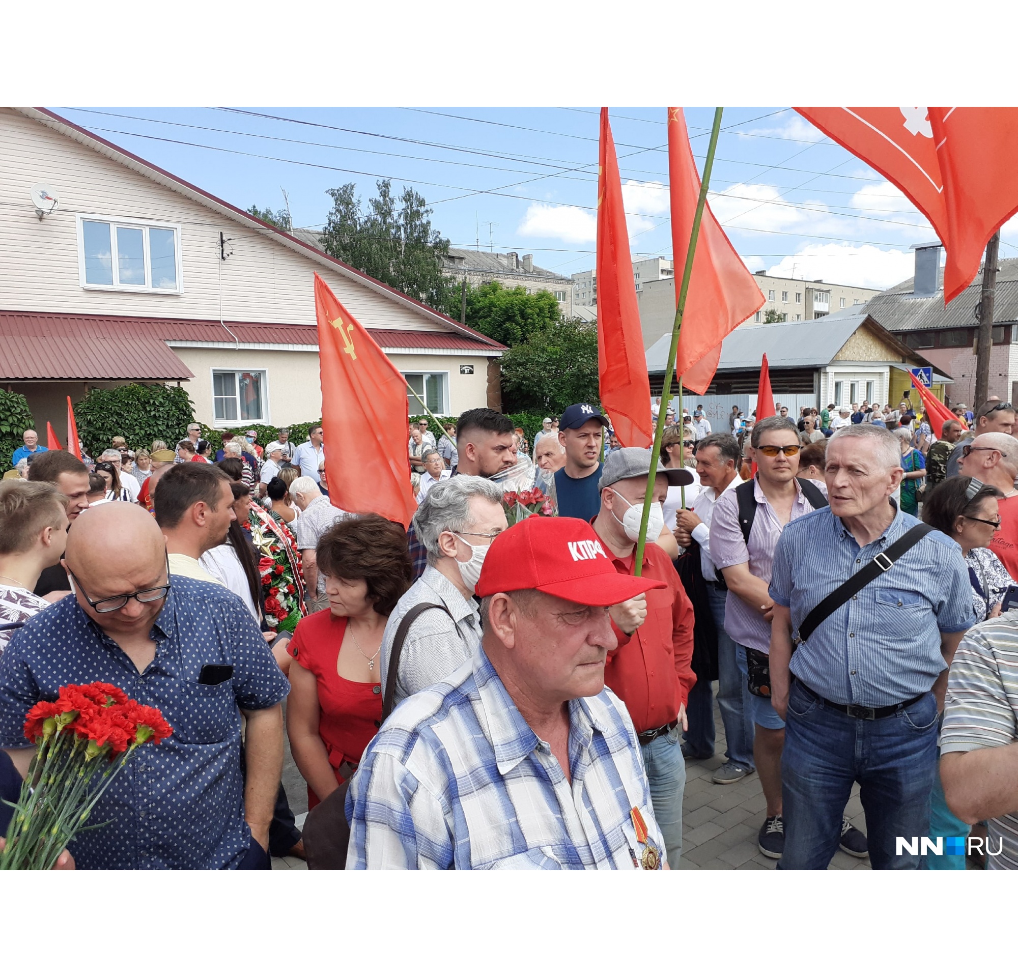 Движение на улице временно перекрыли Движение на улице временно перекрыли