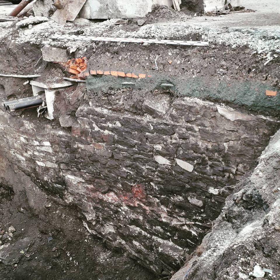 В центре Челябинска строители обнаружили участок старейшей набережной реки Миасс