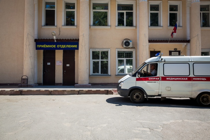 Девочку с травмами увезли в больницу Девочку с травмами увезли в больницу