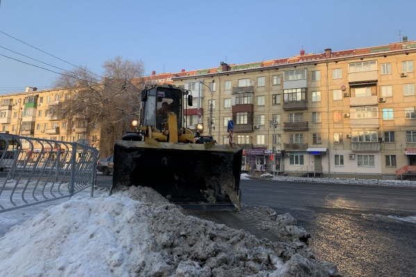 Снегоуборочная техника будет работать до конца марта Снегоуборочная техника будет работать до конца марта