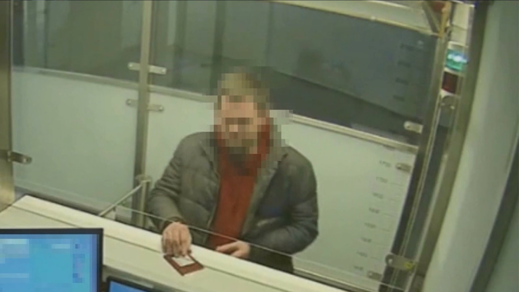 Тольяттинца ждала неприятность на паспортном контроле Тольяттинца ждала неприятность на паспортном контроле