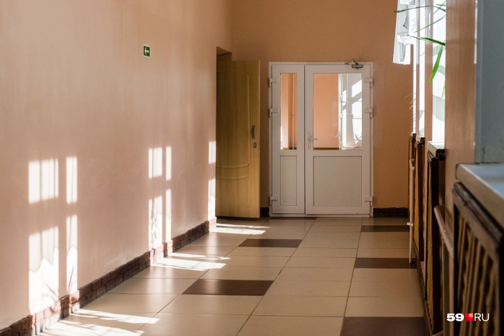 Учреждения закрыты не полностью, на дистанционном обучении находятся только отдельные классы Учреждения закрыты не полностью, на дистанционном обучении находятся только отдельные классы