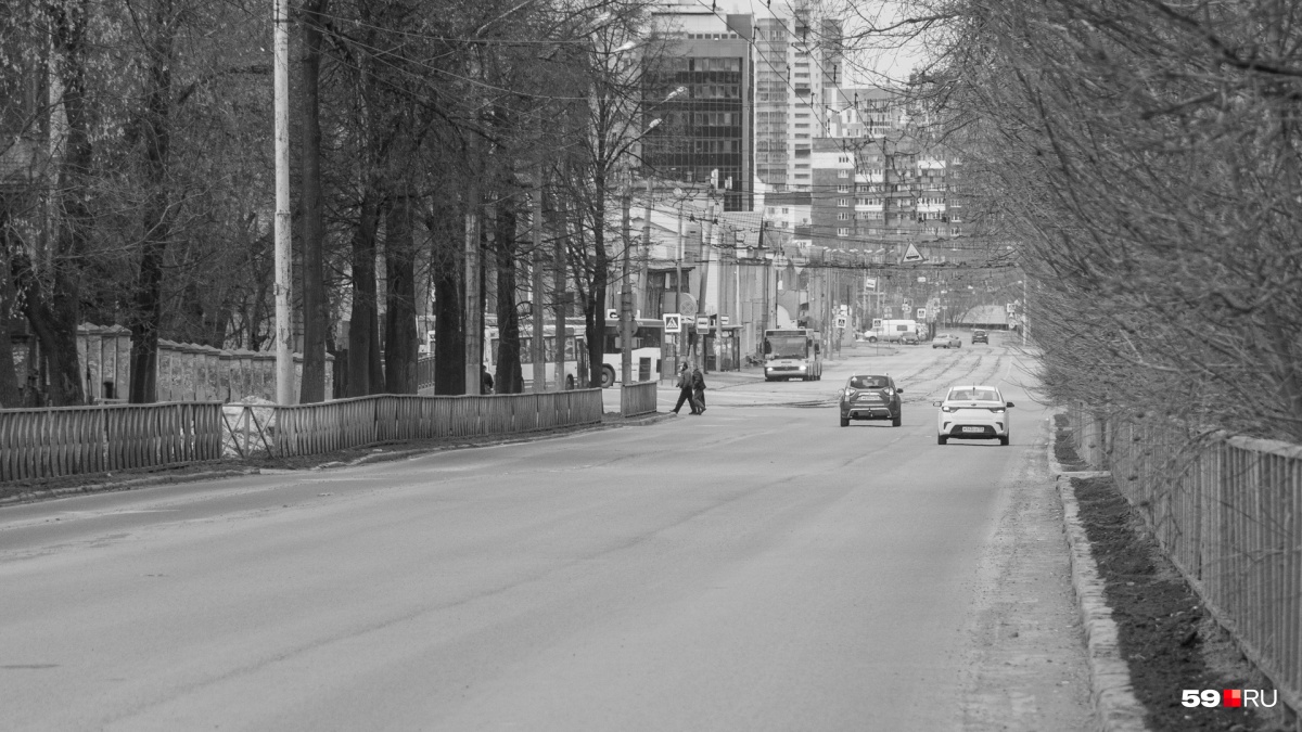 Кажется, что вы видите это место впервые. Но взгляните на дома вдали. Где же сделан снимок?