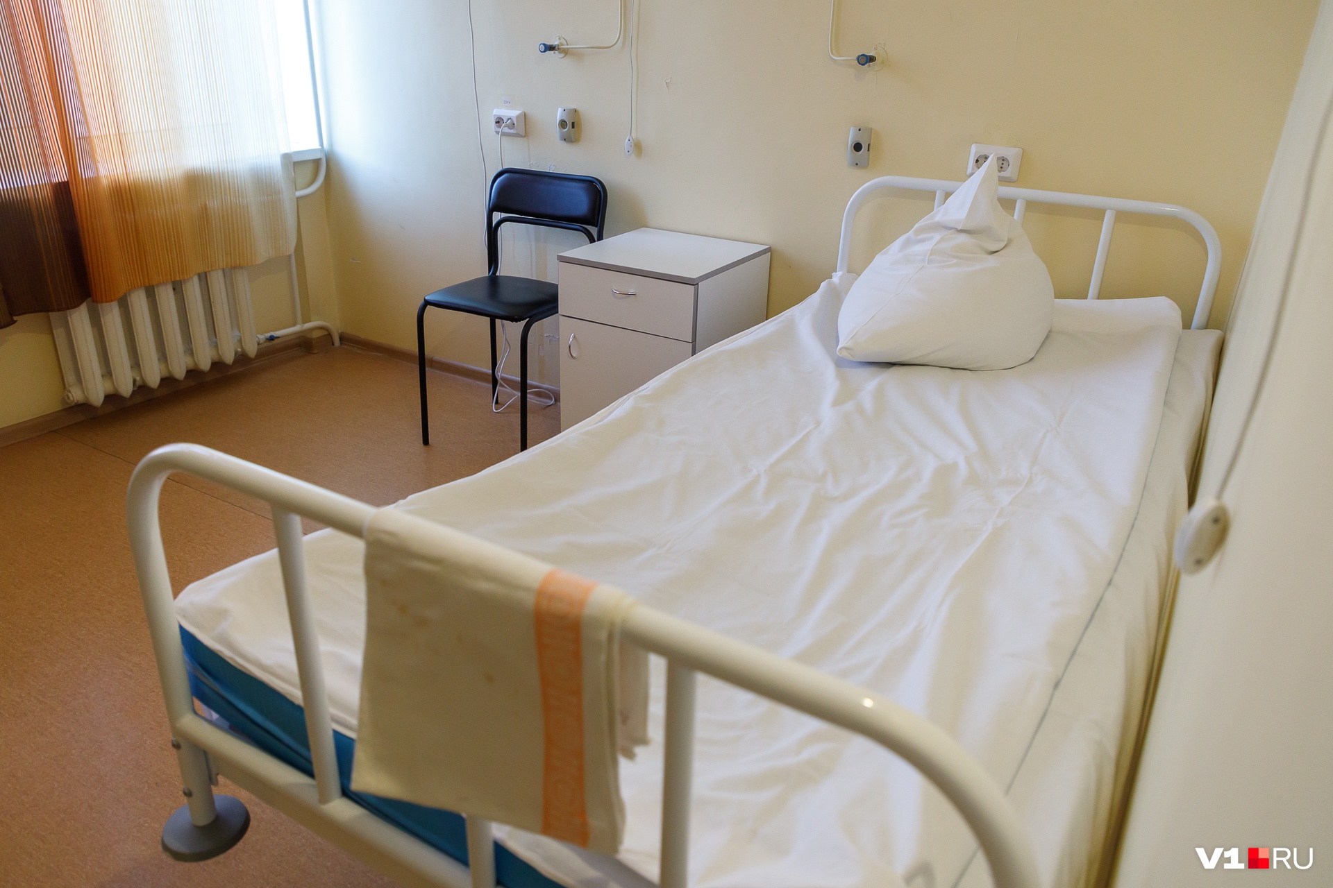 Из палат не выходить: больницы Волгоградской области переведены на особый режим работы