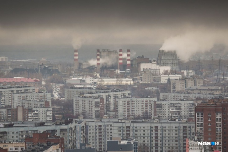 Новосибирцы говорят, что из-за ужасного запаха невозможно открыть окно Новосибирцы говорят, что из-за ужасного запаха невозможно открыть окно