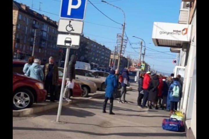 Желающих получить услуги в МФЦ меньше не становится Желающих получить услуги в МФЦ меньше не становится