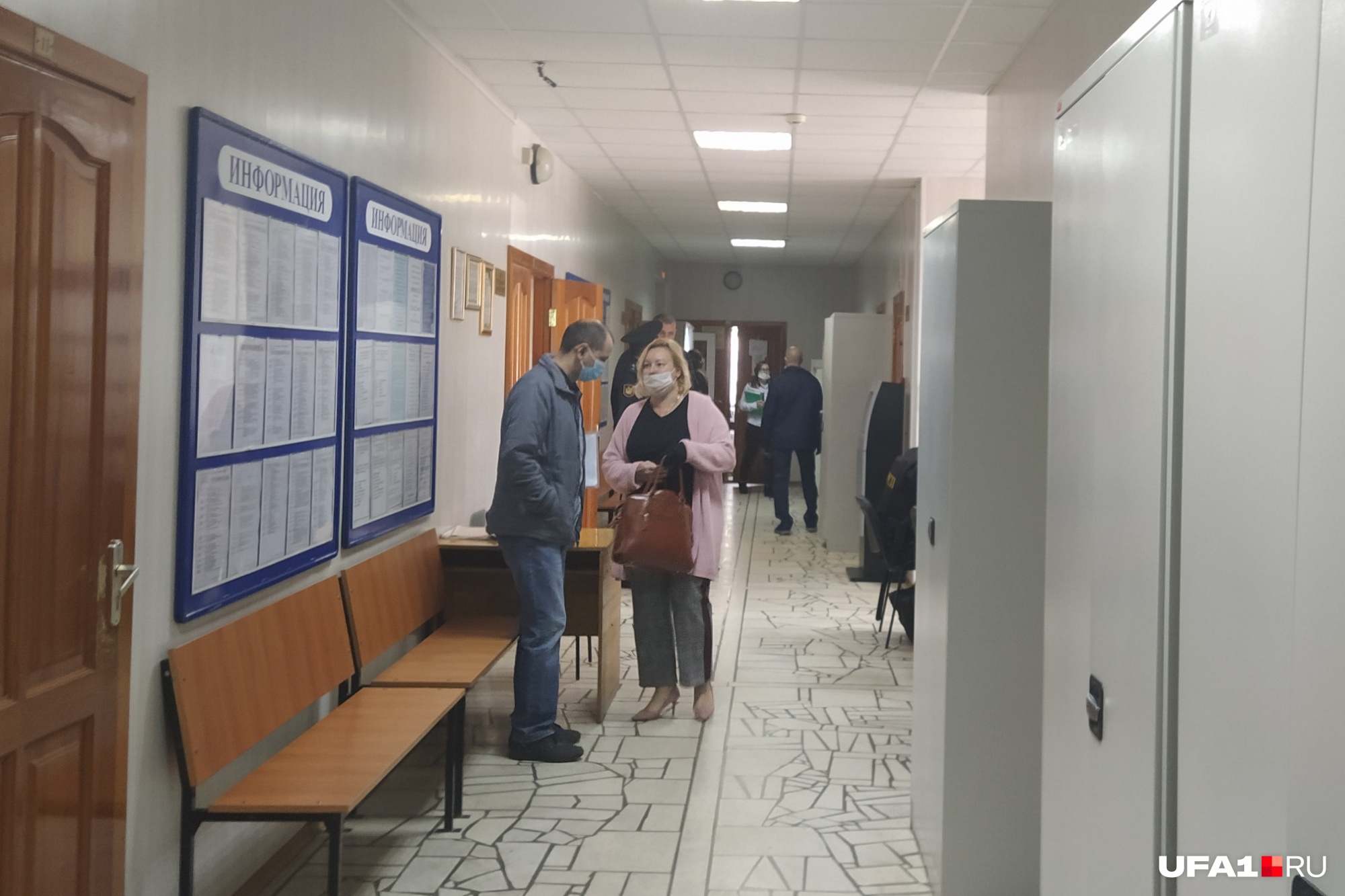 Марат с одним из своих адвокатов Марат с одним из своих адвокатов