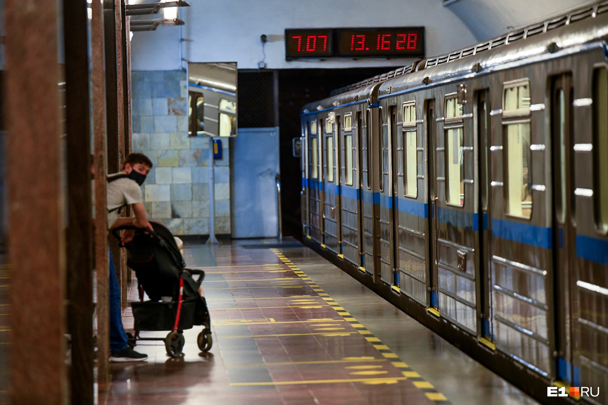 «Один с ВИЗа, другой — с ЖБИ»: мэр рассказал, как будут строить вторую ветку метро в Екатеринбурге