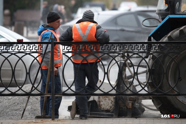 На дорогах заменят асфальт и обновят разметку На дорогах заменят асфальт и обновят разметку
