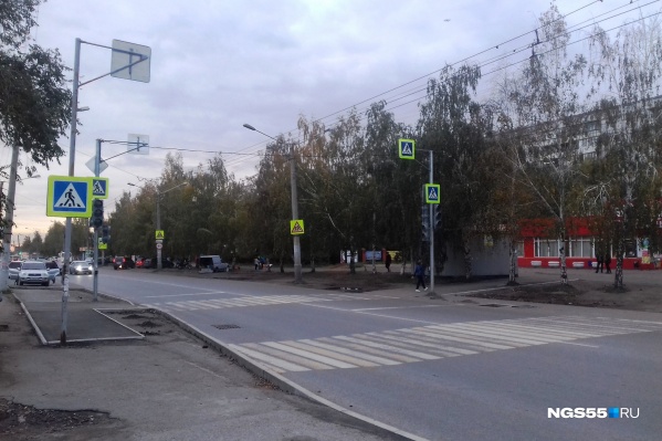 Водители и пешеходы путаются, видя такое разнообразие на улице Гашека Водители и пешеходы путаются, видя такое разнообразие на улице Гашека
