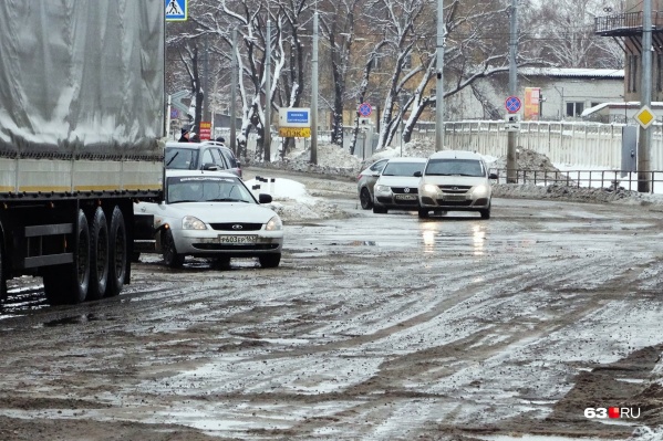 Водителей просят <a href="https://samadm.ru/media/news/24018/" target="_blank" class="_">искать пути</a> объезда Водителей просят <a href="https://samadm.ru/media/news/24018/" target="_blank" class="_">искать пути</a> объезда