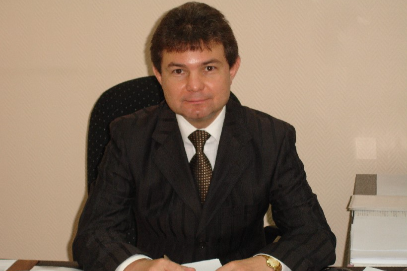 53-летнего Юрия Мельникова суд отправил под домашний арест до конца ноября 53-летнего Юрия Мельникова суд отправил под домашний арест до конца ноября