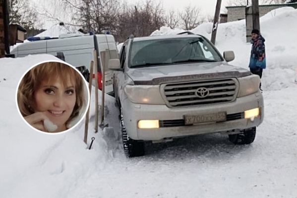Жители Первомайского района недовольны уборкой снега. В минувшие выходные на дороге застряла скорая помощь — машину доставал сам глава района Жители Первомайского района недовольны уборкой снега. В минувшие выходные на дороге застряла скорая помощь — машину доставал сам глава района