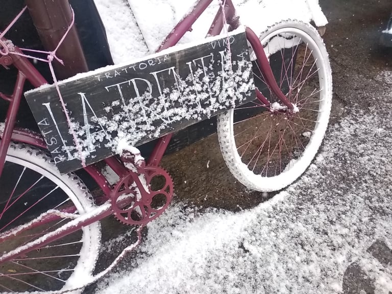 Снег не тает Снег не тает