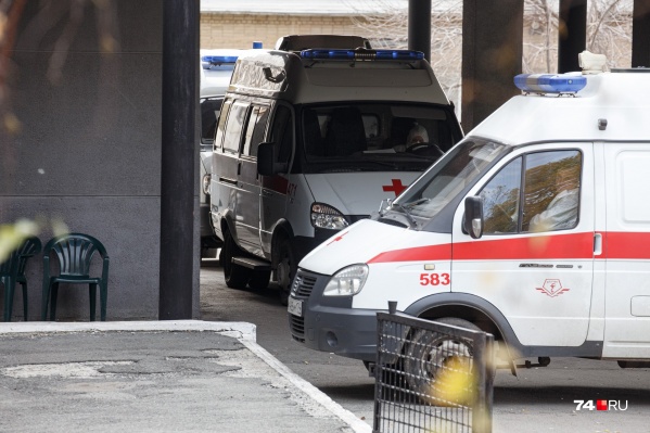 В первую очередь усилена работа станций скорой помощи и неотложек В первую очередь усилена работа станций скорой помощи и неотложек