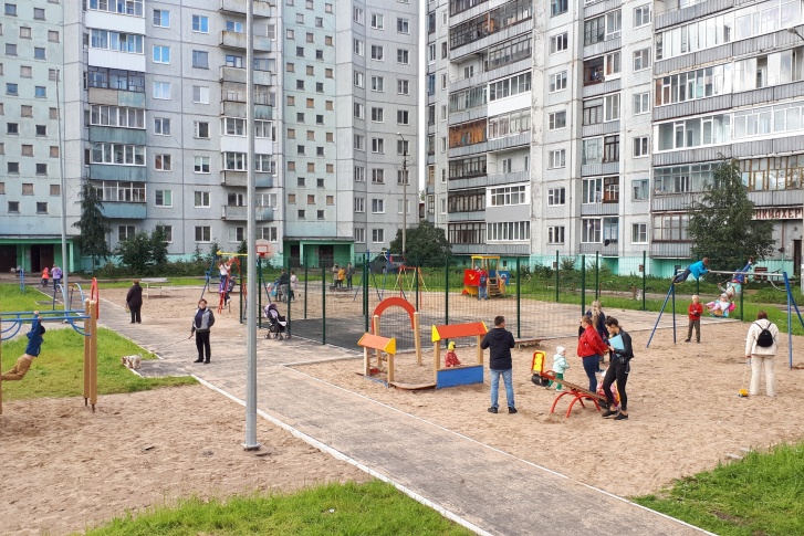 Денис Кузьмин считает, что эта детская площадка на улице Дачной «как бы сдана, но не доделана». Согласны с ним? Денис Кузьмин считает, что эта детская площадка на улице Дачной «как бы сдана, но не доделана». Согласны с ним?