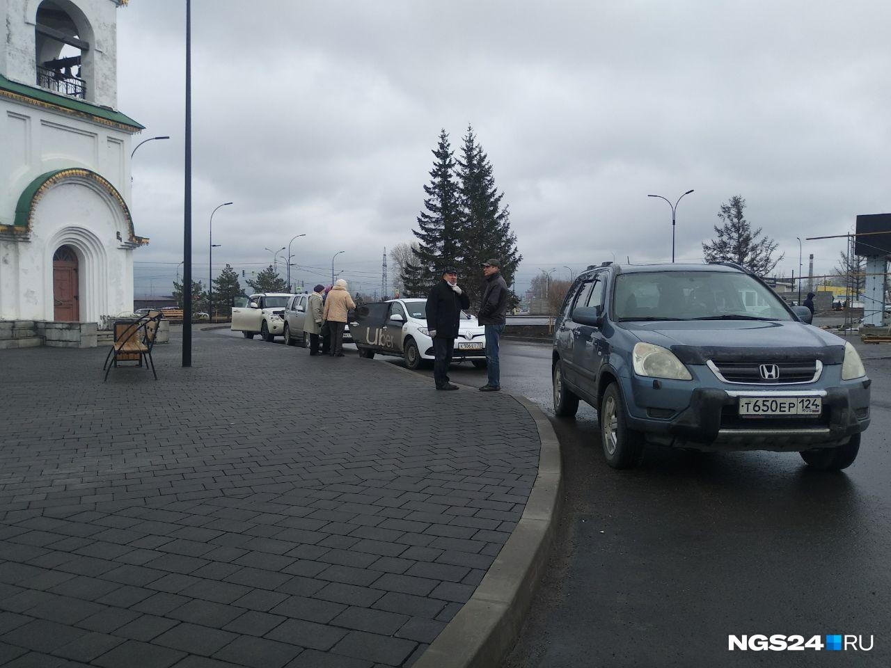 Посещения доступны только тем, кто приехал на похороны Посещения доступны только тем, кто приехал на похороны 