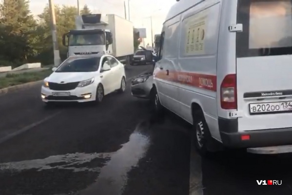 Авария произошла вечером 11 августа на проспекте Университетском Авария произошла вечером 11 августа на проспекте Университетском