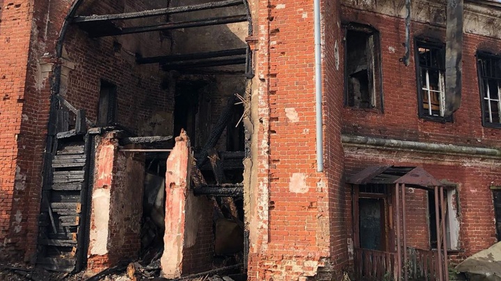Дом Баташевых в Выксе после пожара продадут за рубль