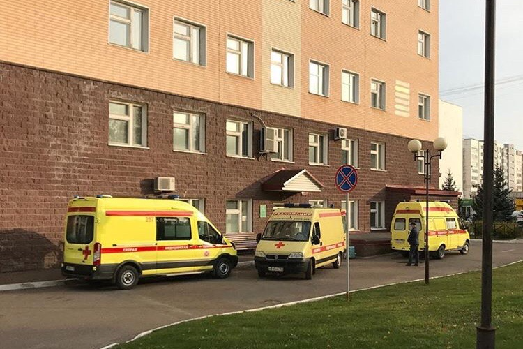 РКБ имени Куватова в Уфе временно перепрофилировали в станцию скорой помощи