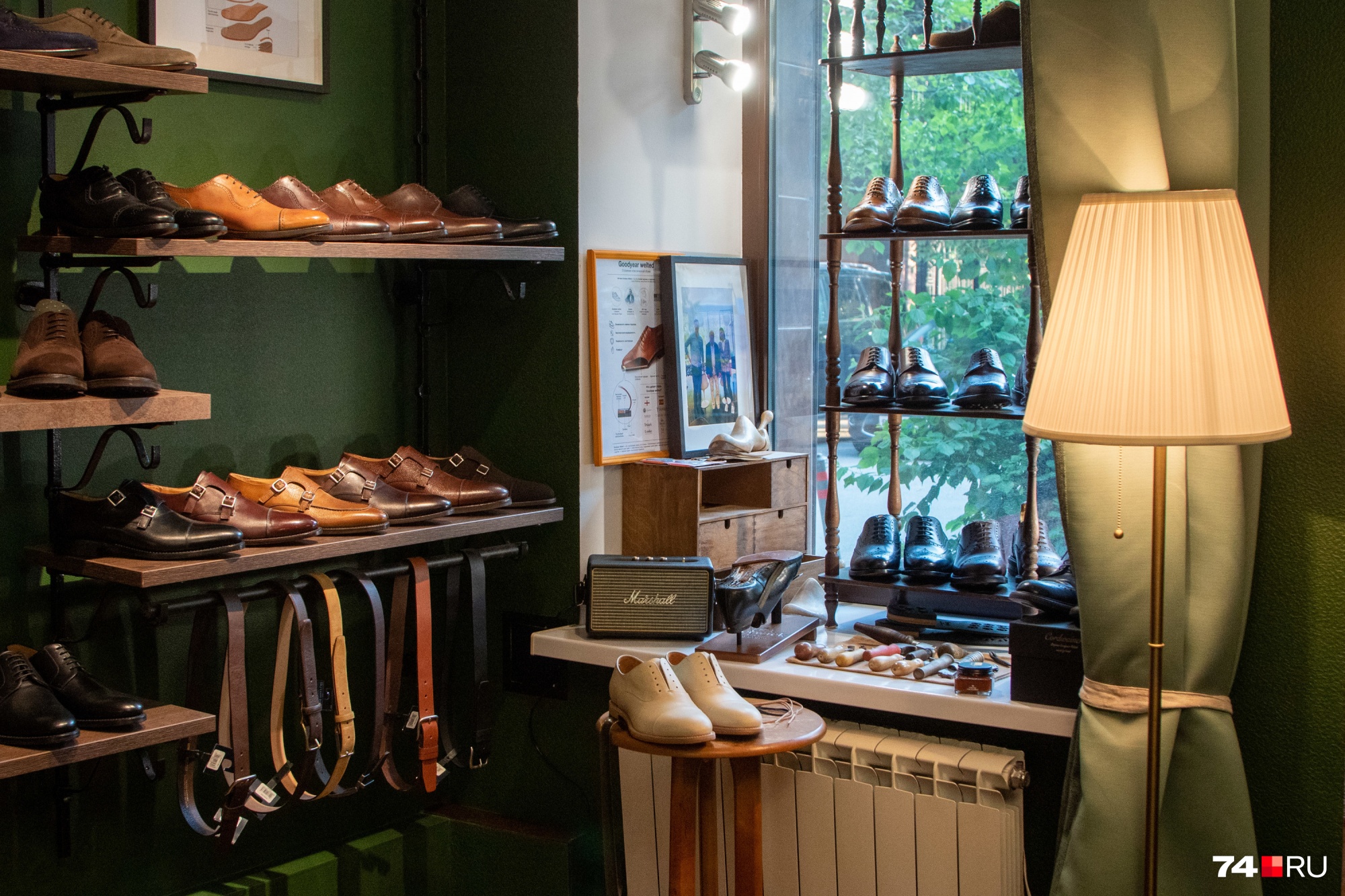 Стоимость обуви в магазине Александра — от 11 до 25 тысяч рублей