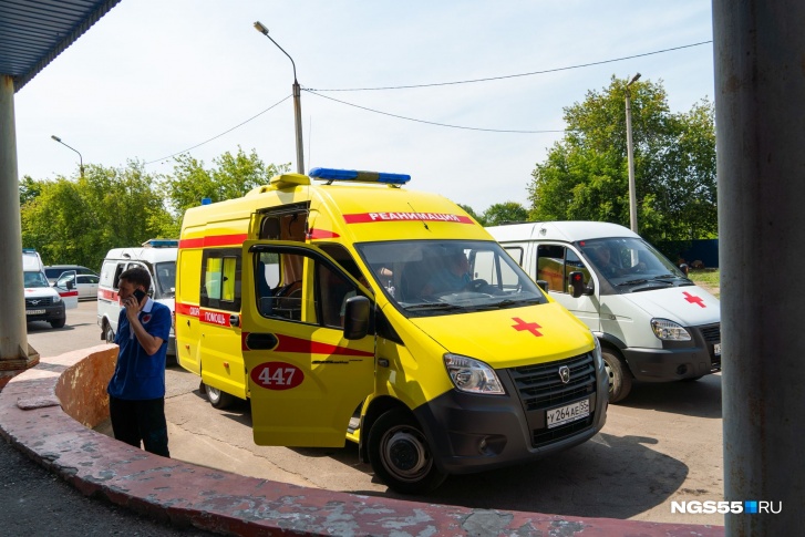 Под медицинским наблюдением находятся 105 контактных Под медицинским наблюдением находятся 105 контактных