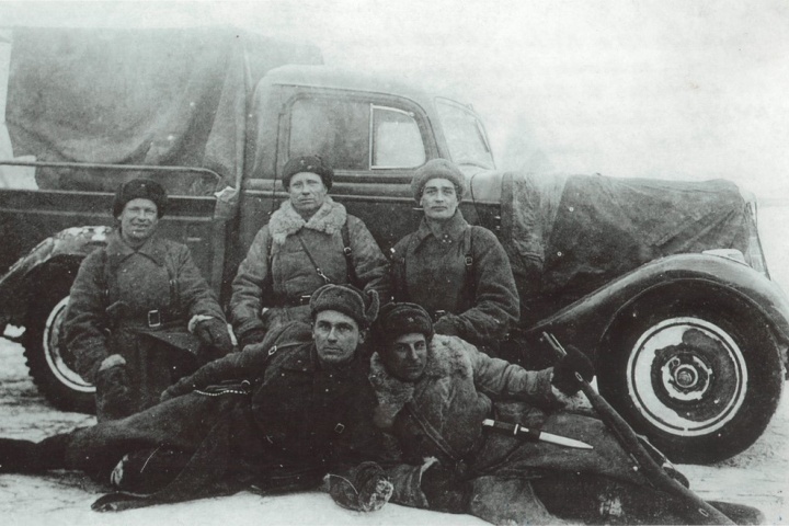 Георгий Михайлович по центру слева. Декабрь 1941 года, члены военного трибунала 44-й отдельной стрелковой бригады Георгий Михайлович по центру слева. Декабрь 1941 года, члены военного трибунала 44-й отдельной стрелковой бригады