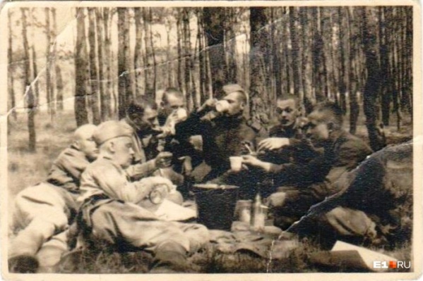 Война войной, а обед по расписанию Война войной, а обед по расписанию