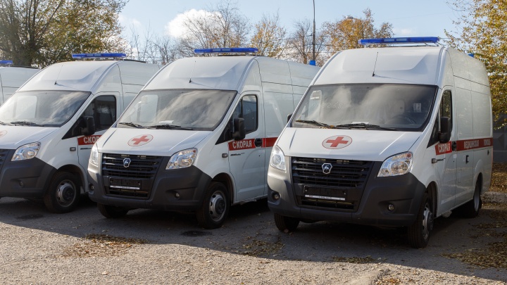 В Волгограде внедорожник протаранил карету скорой помощи