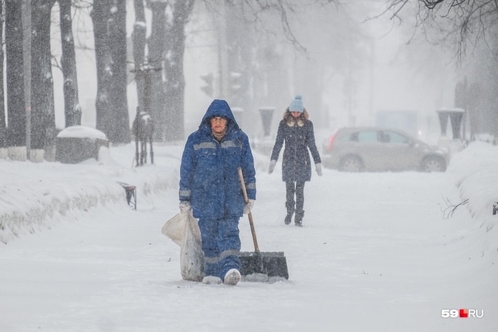 Пермь засыплет снегом Пермь засыплет снегом