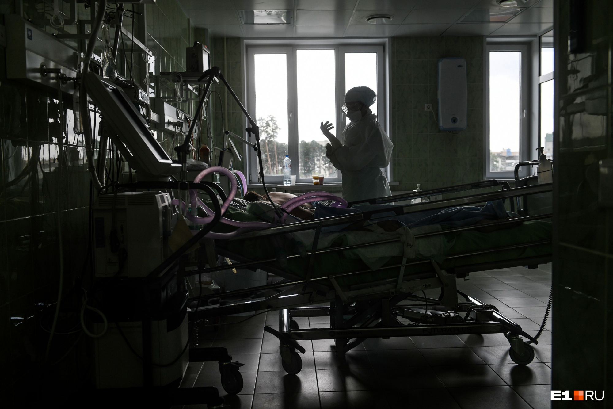 В Екатеринбурге еще две больницы перепрофилируют под больных коронавирусом