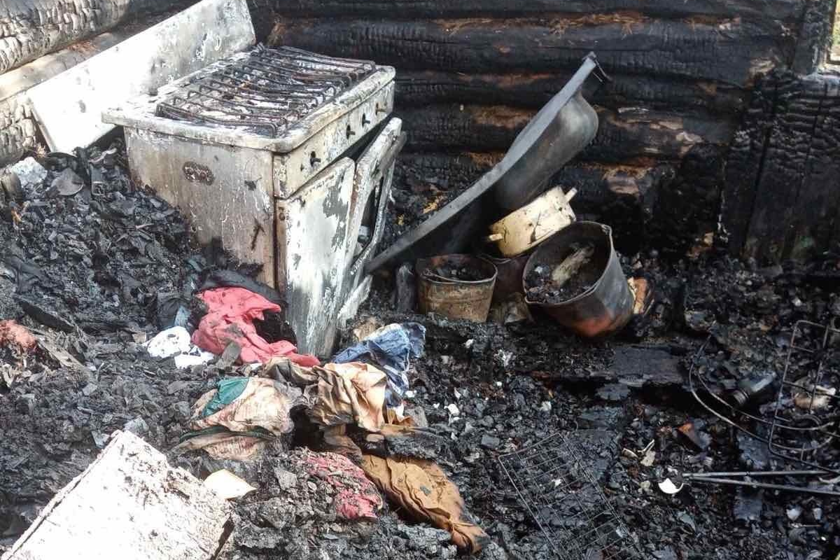 В Тюменской области погибли двое малолетних детей при пожаре